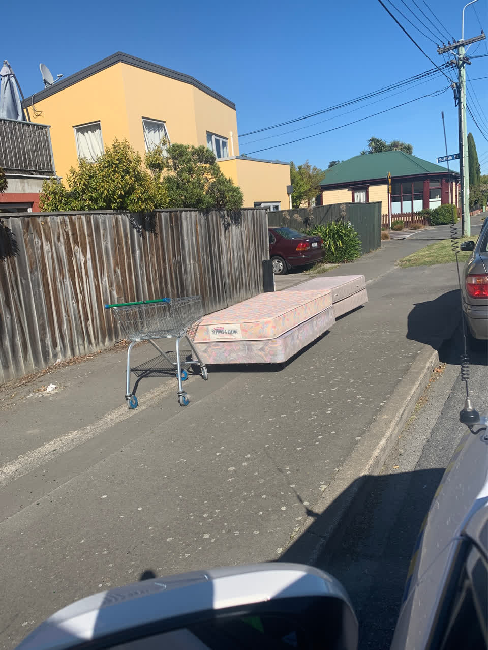 The photograph attached to this dumped rubbish report