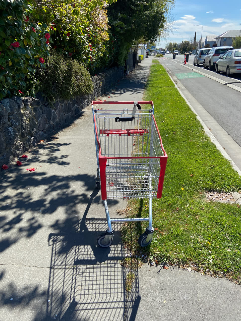 The photograph attached to this general - abandoned trolley report