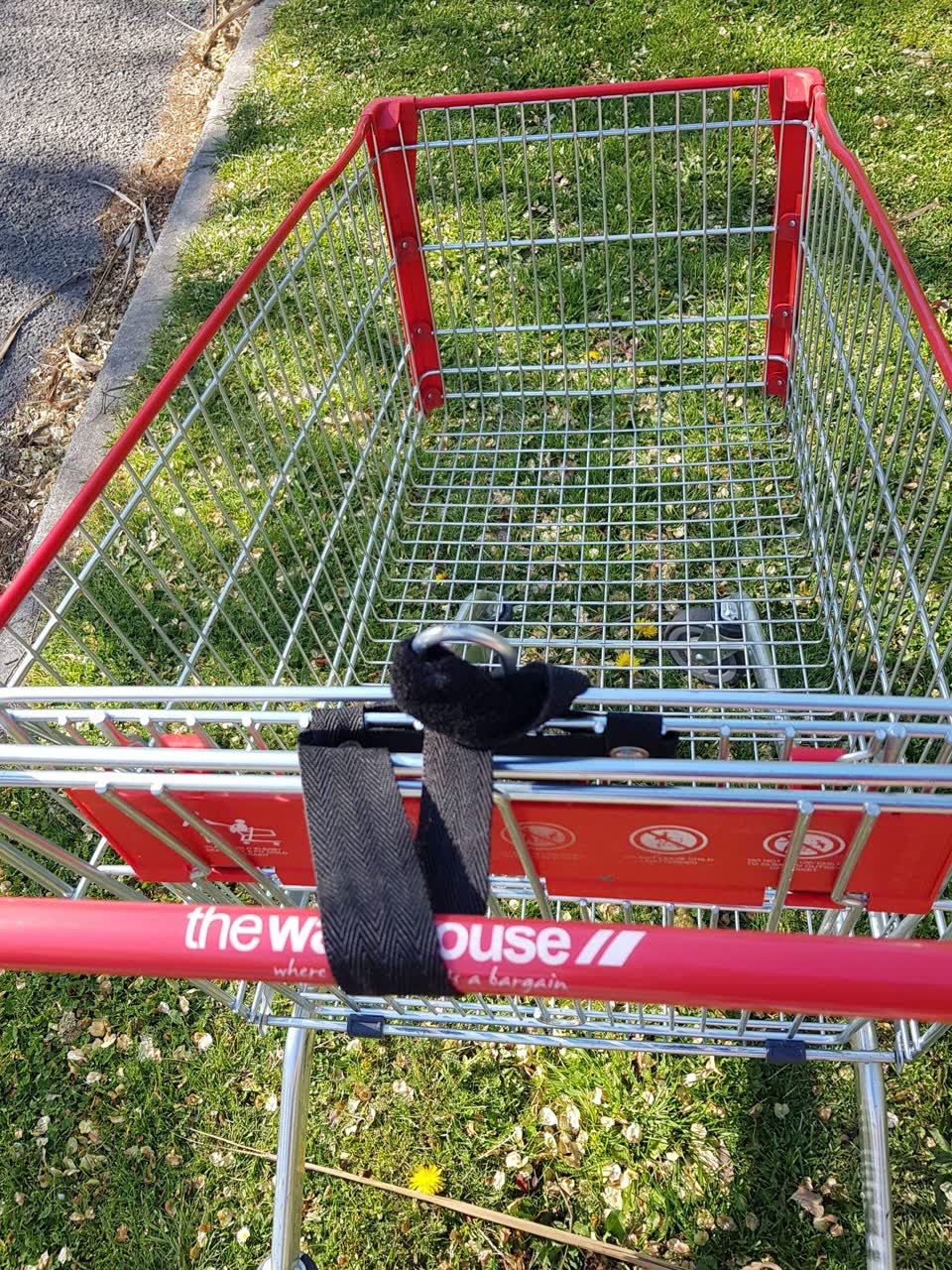 The photograph attached to this general - abandoned trolley report