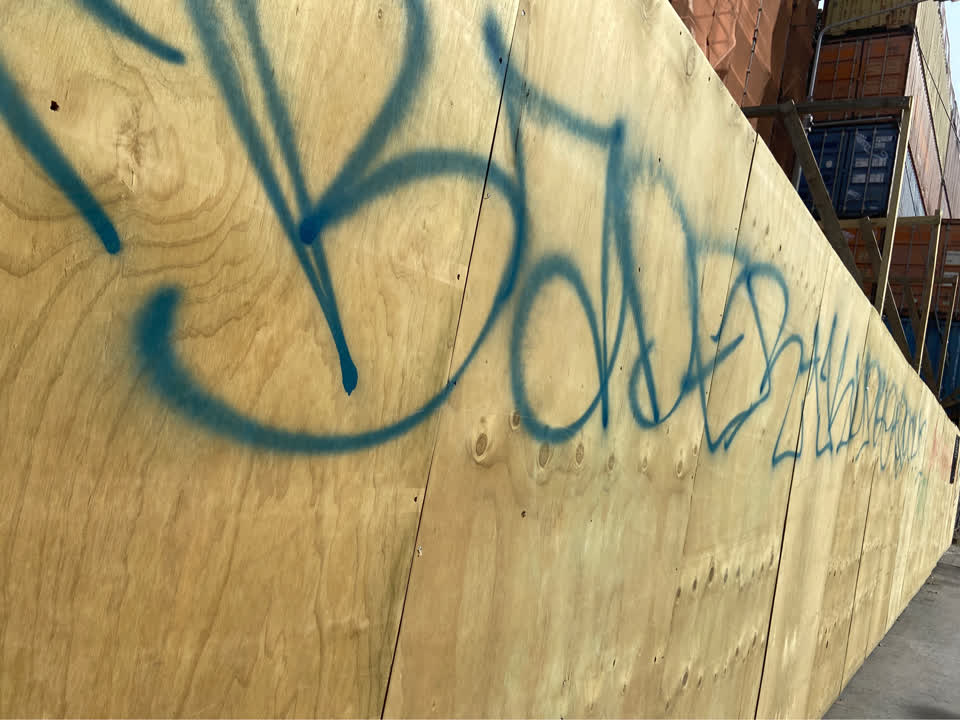 The photograph attached to this graffiti report