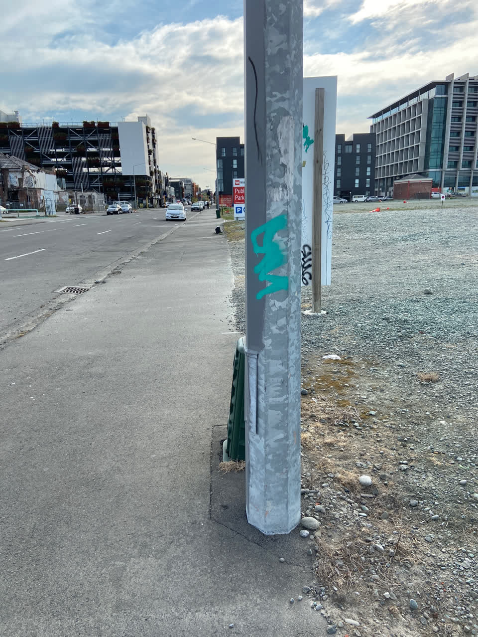 The photograph attached to this graffiti - public property report