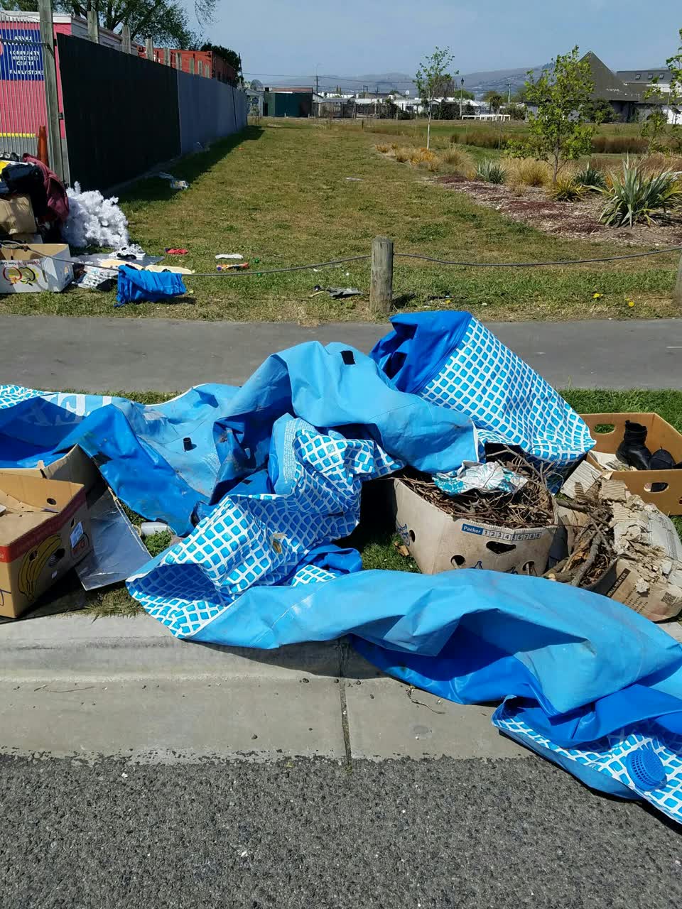 The photograph attached to this dumped rubbish report