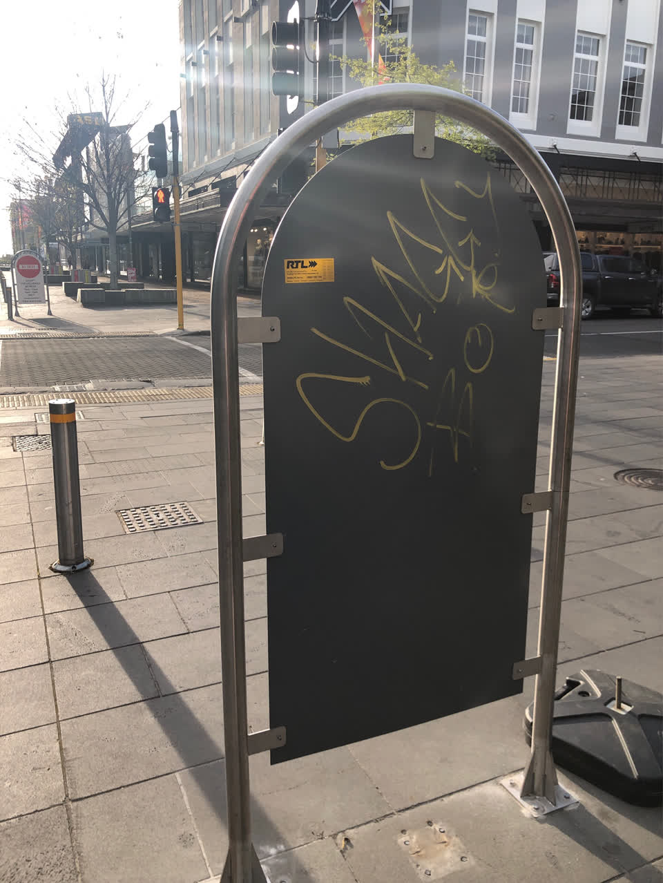 The photograph attached to this graffiti - signage report