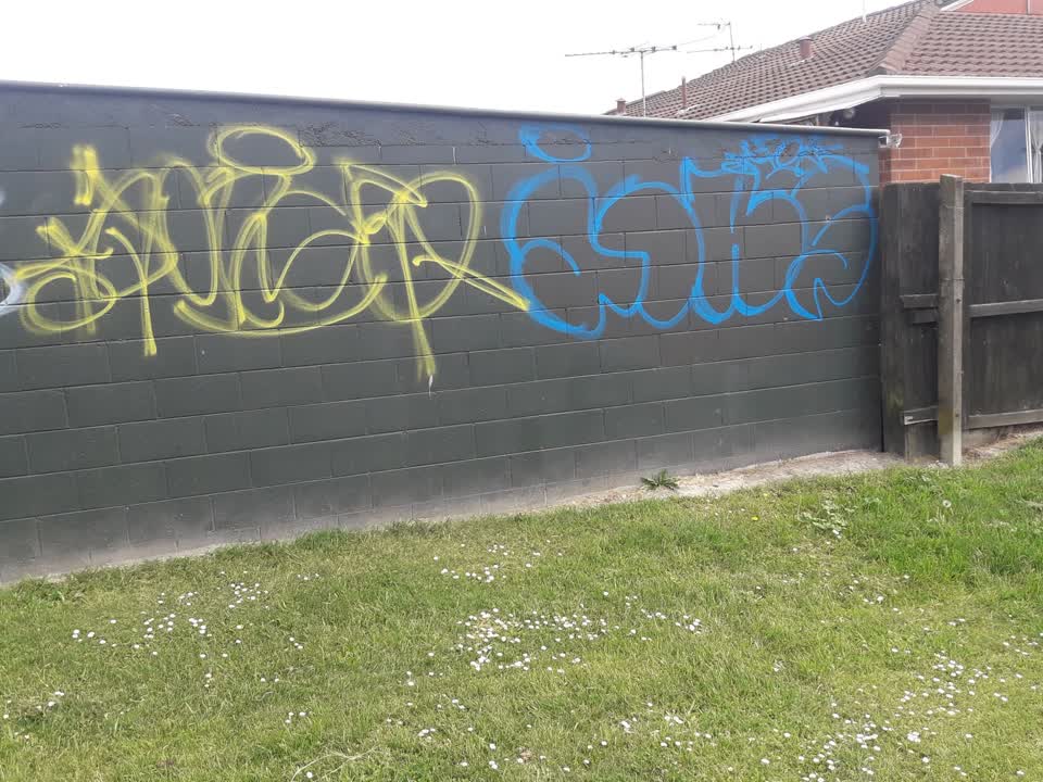 The photograph attached to this graffiti report