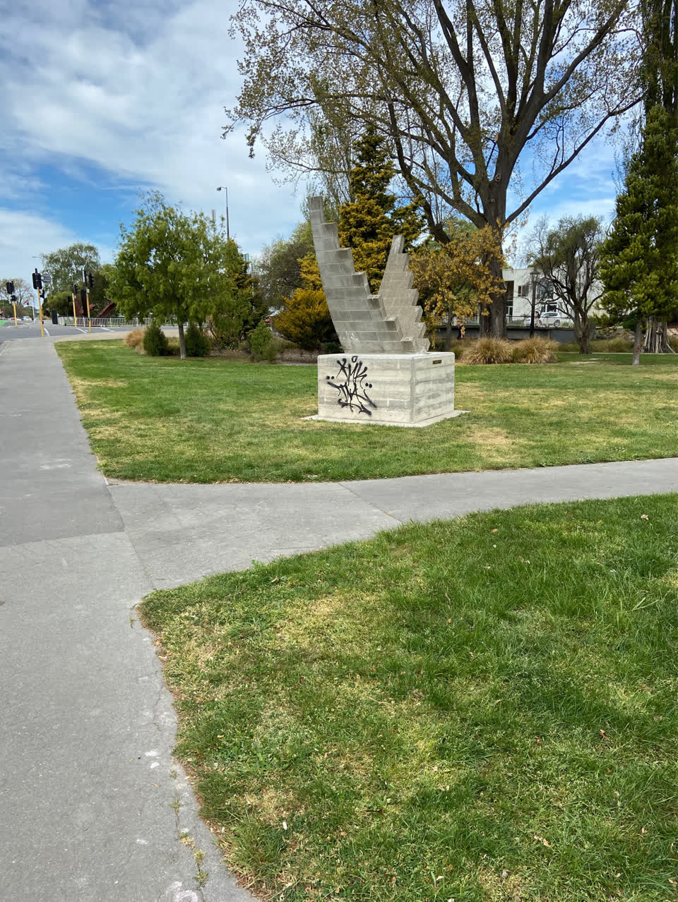 The photograph attached to this graffiti - public property report