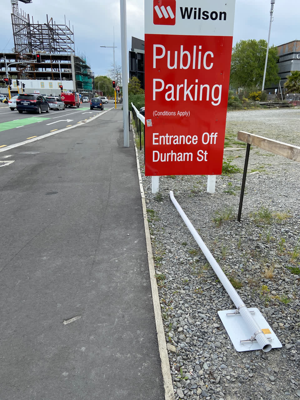 The photograph attached to this road signage report
