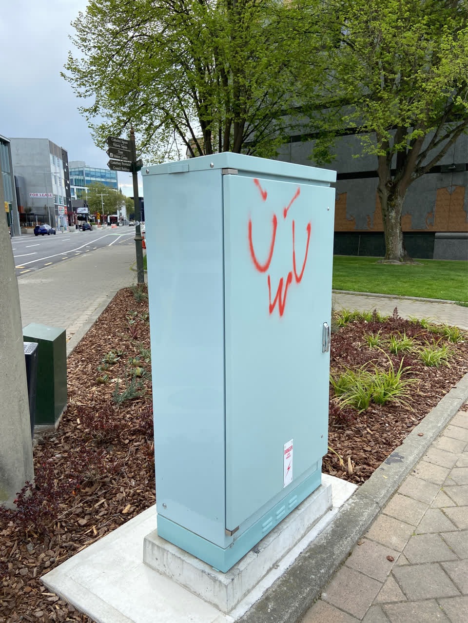 The photograph attached to this graffiti - public property report