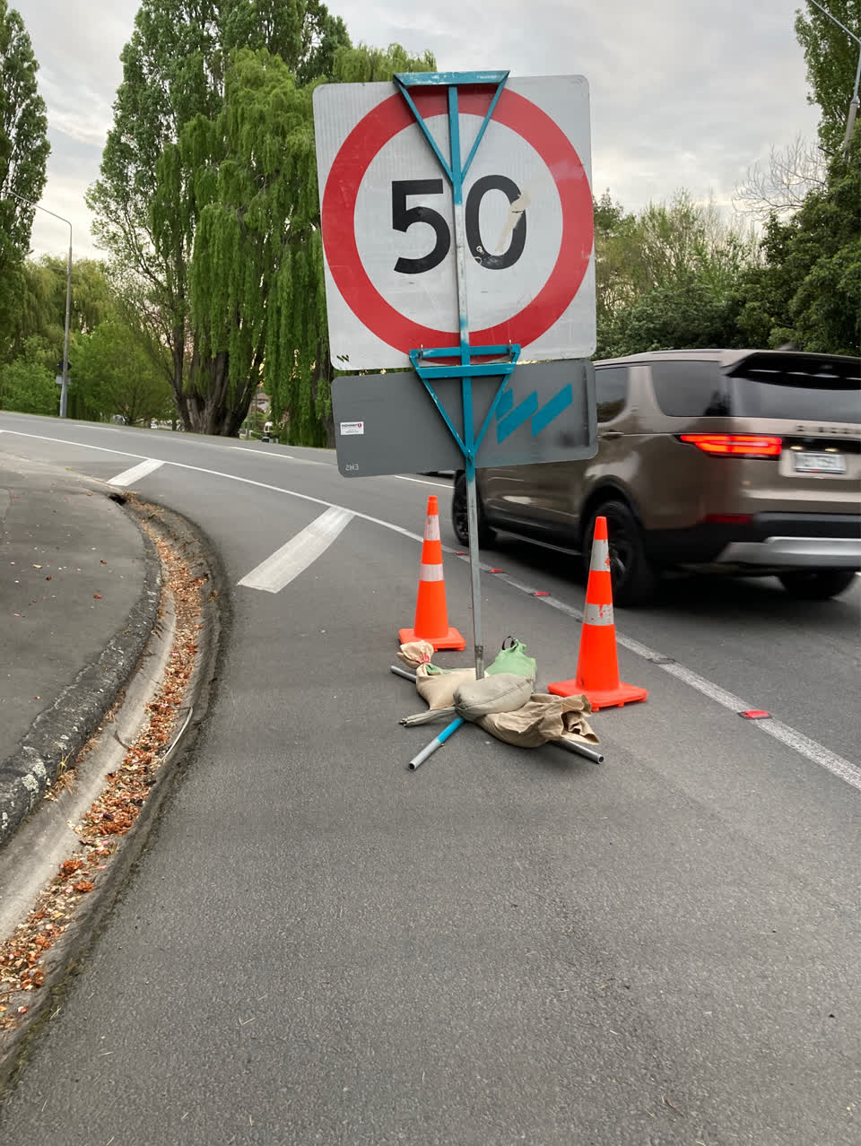 The photograph attached to this road signage report