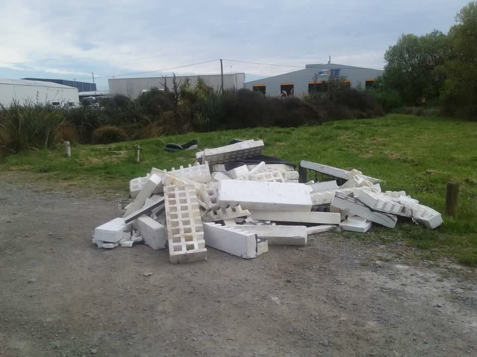 The photograph attached to this dumped rubbish report
