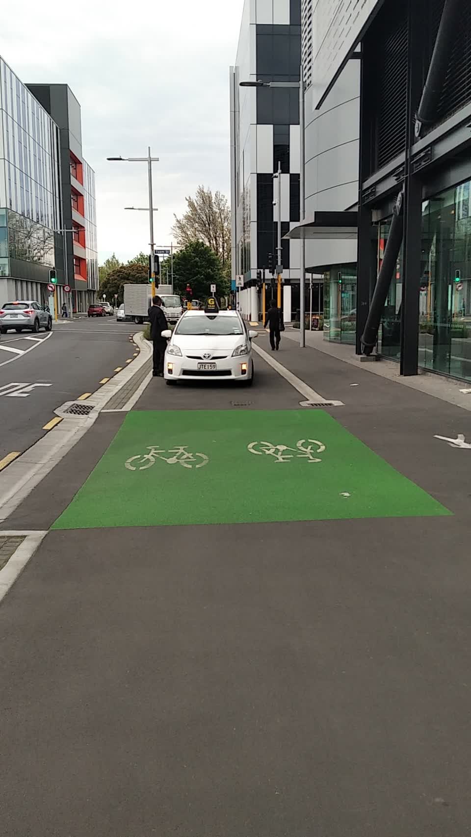 The photograph attached to this parking - illegal report