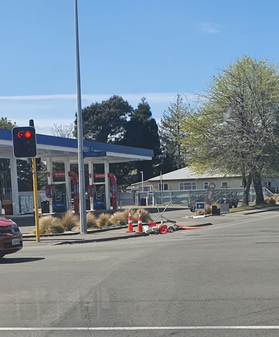 The photograph attached to this road signage report