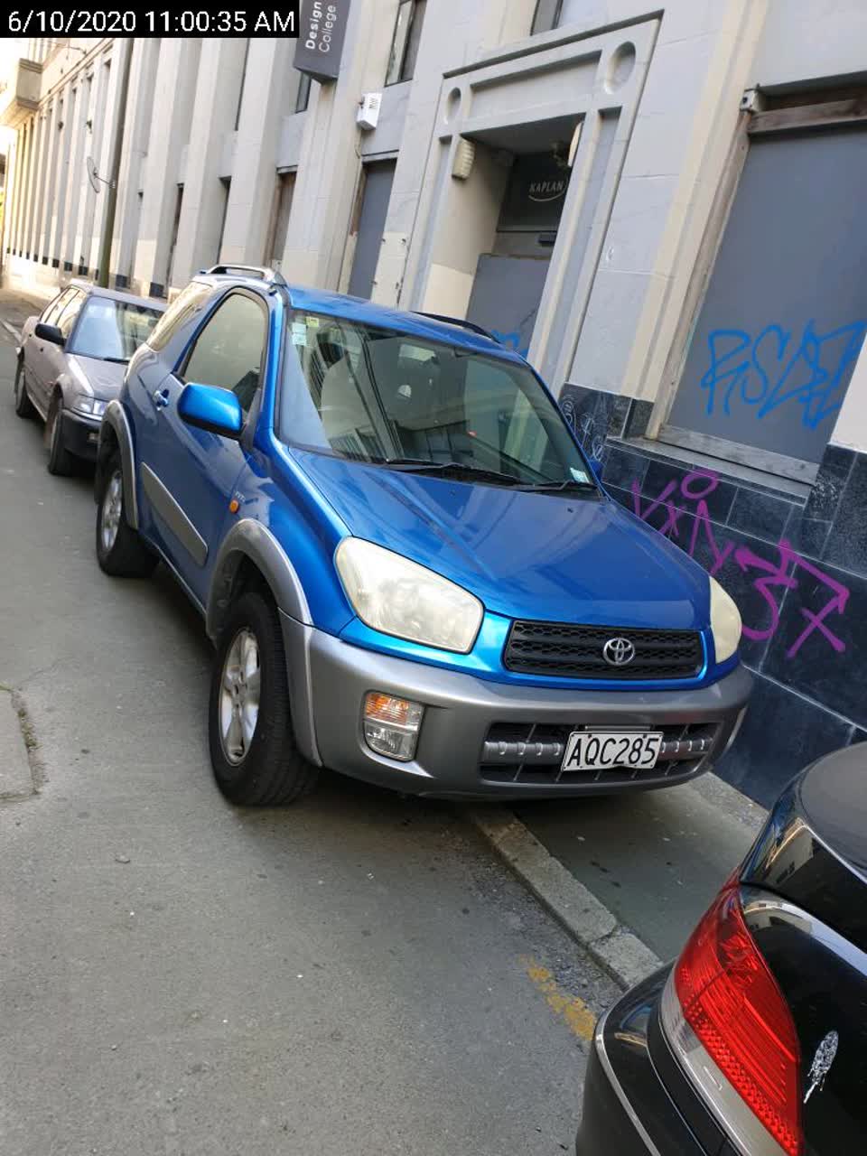The photograph attached to this road signage report