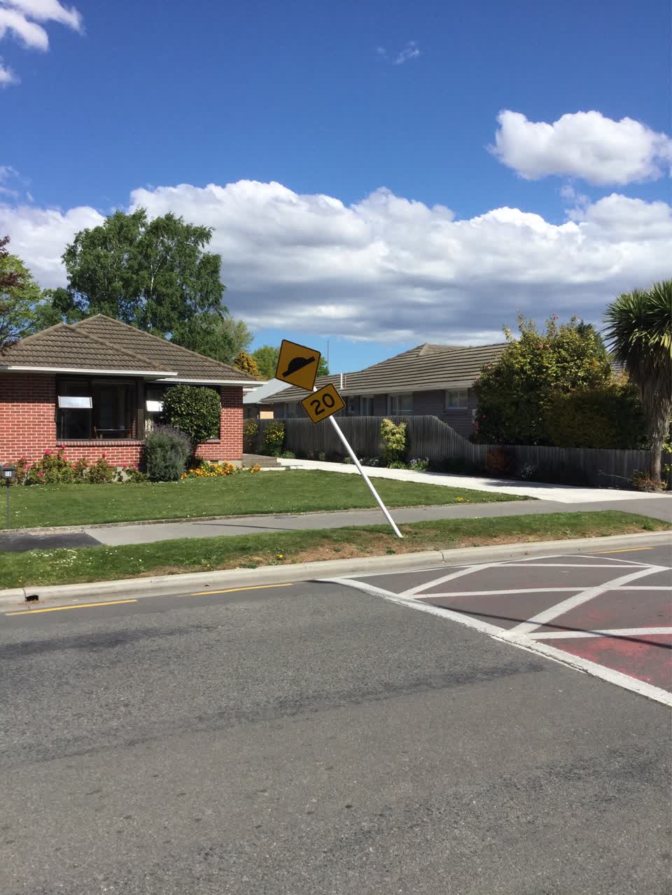 The photograph attached to this road signage report