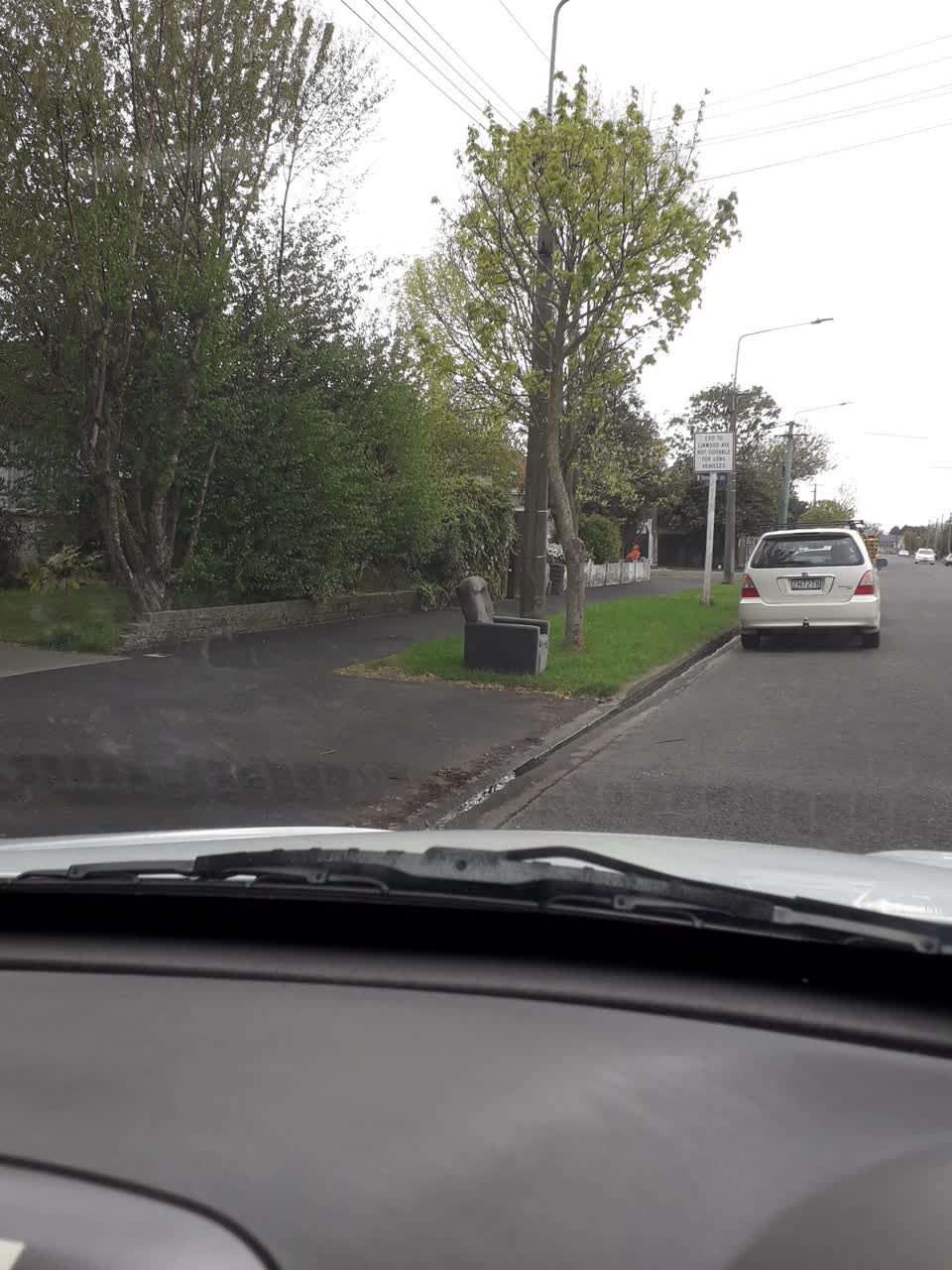 The photograph attached to this dumped rubbish report