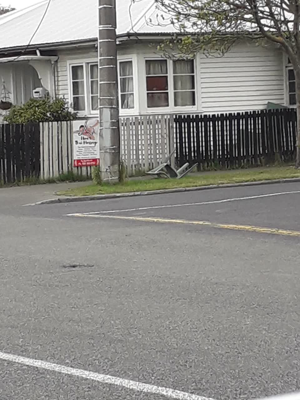 The photograph attached to this dumped rubbish report