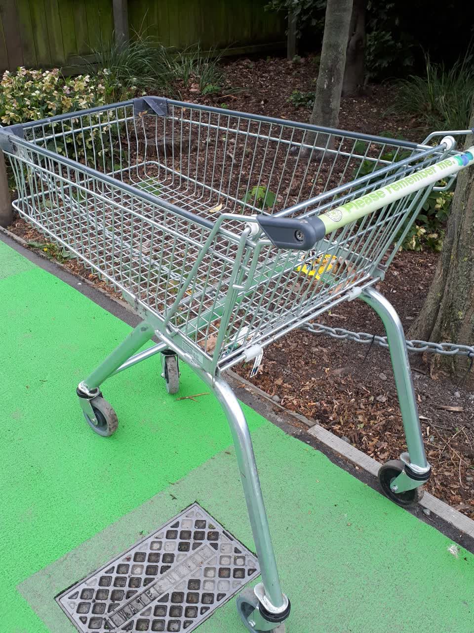 The photograph attached to this general - abandoned trolley report