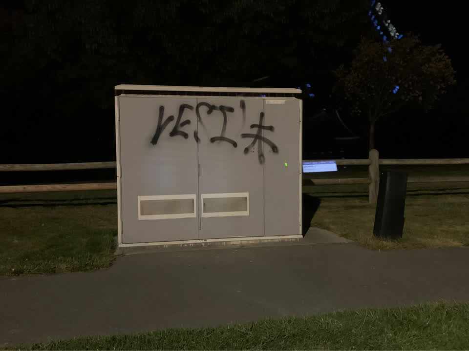 The photograph attached to this graffiti report