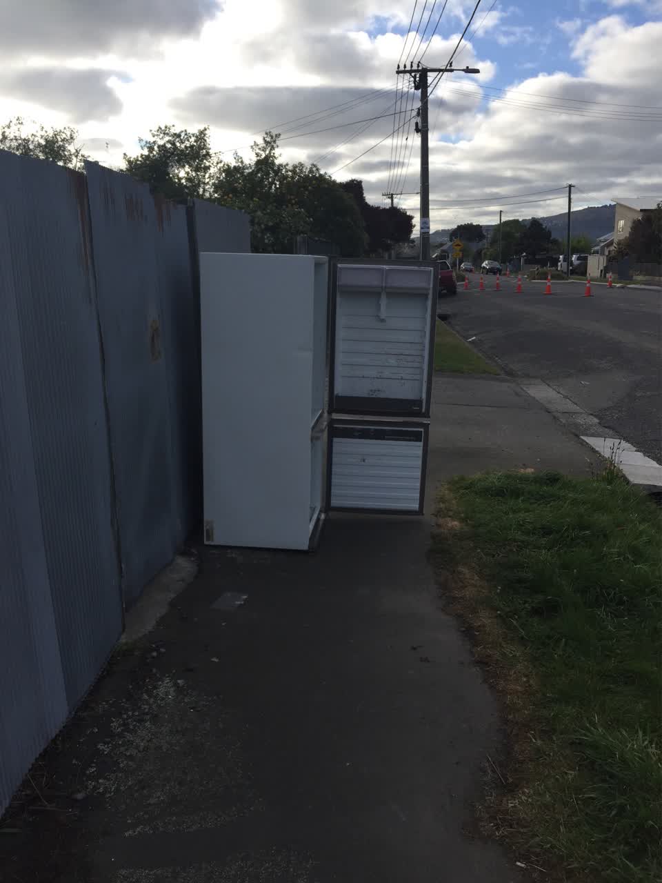 The photograph attached to this dumped rubbish report