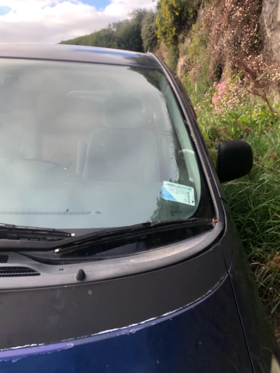 The photograph attached to this abandoned vehicle report