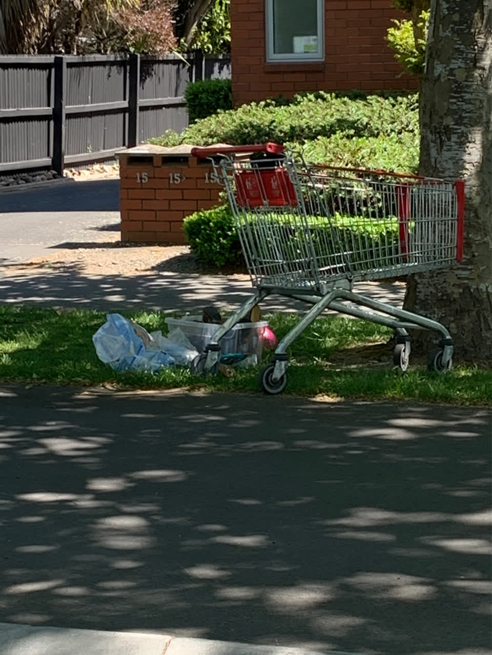 The photograph attached to this general - abandoned trolley report