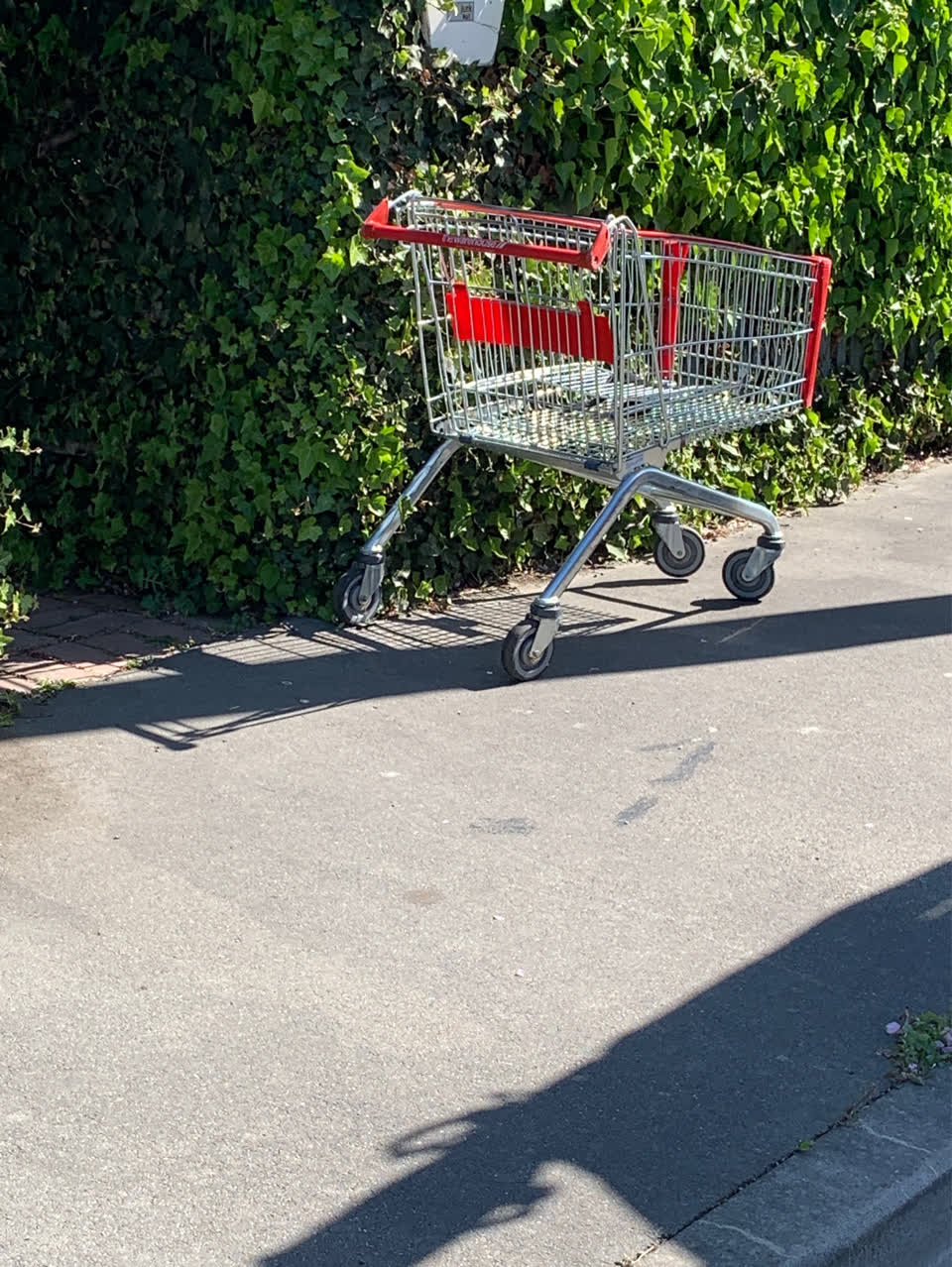 The photograph attached to this general - abandoned trolley report