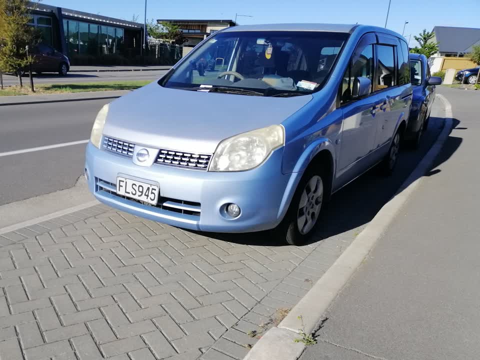 The photograph attached to this hazard, vehicle report