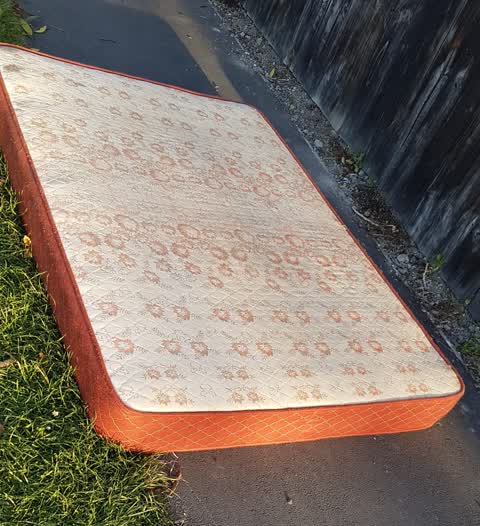 Dumped Rubbish, a report photo