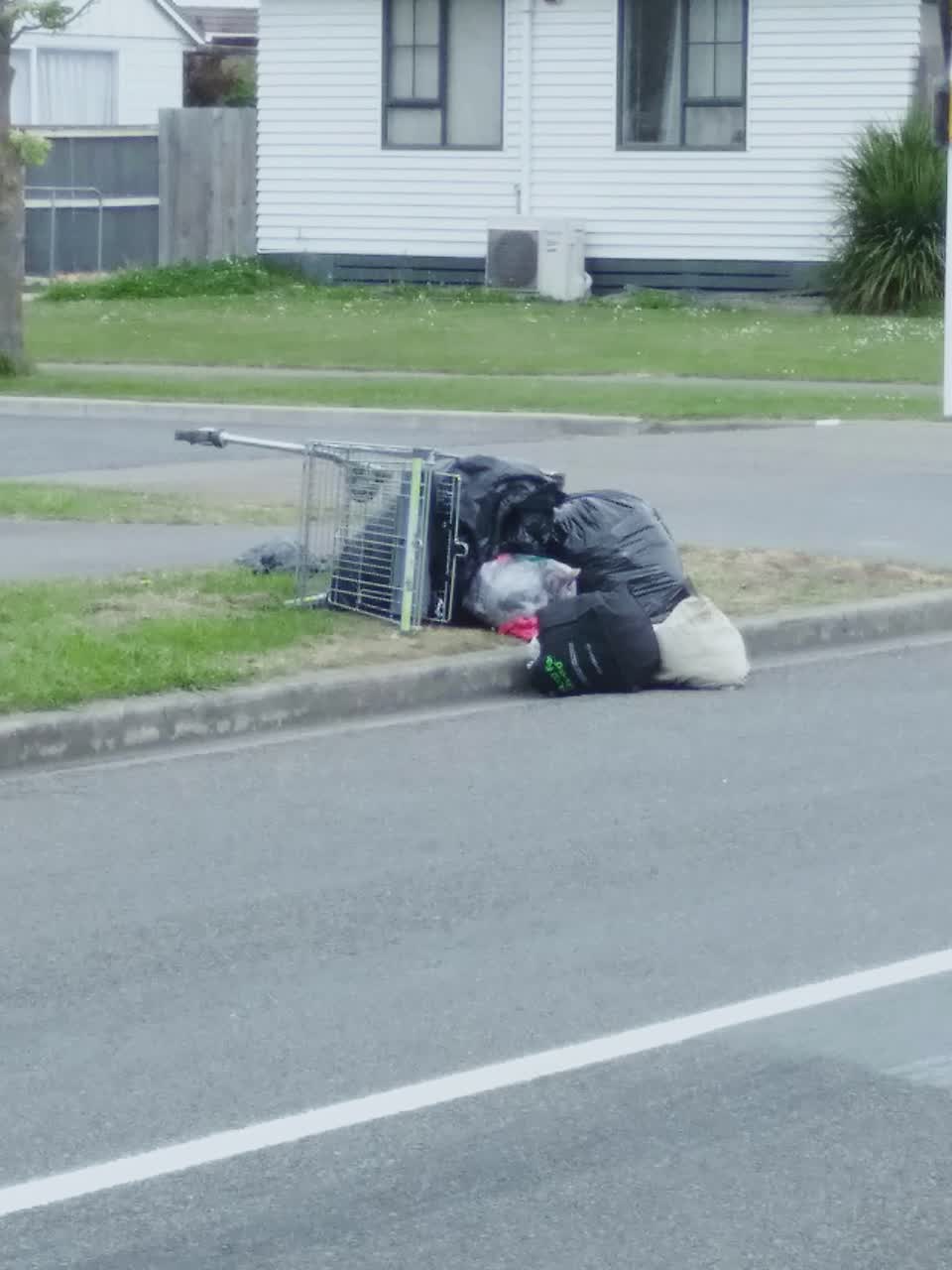 The photograph attached to this dumped rubbish report