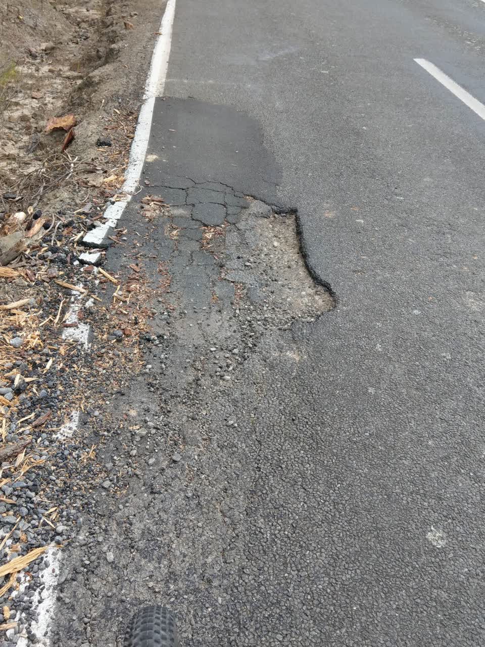 The photograph attached to this pothole report