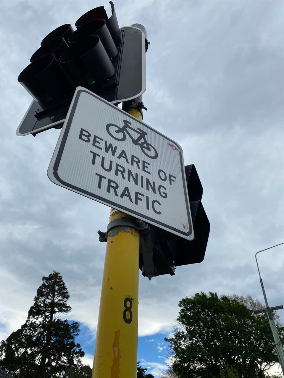 The photograph attached to this road signage report