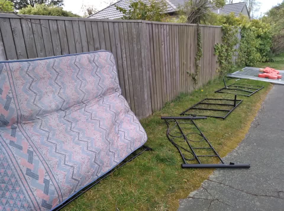 The photograph attached to this dumped rubbish report