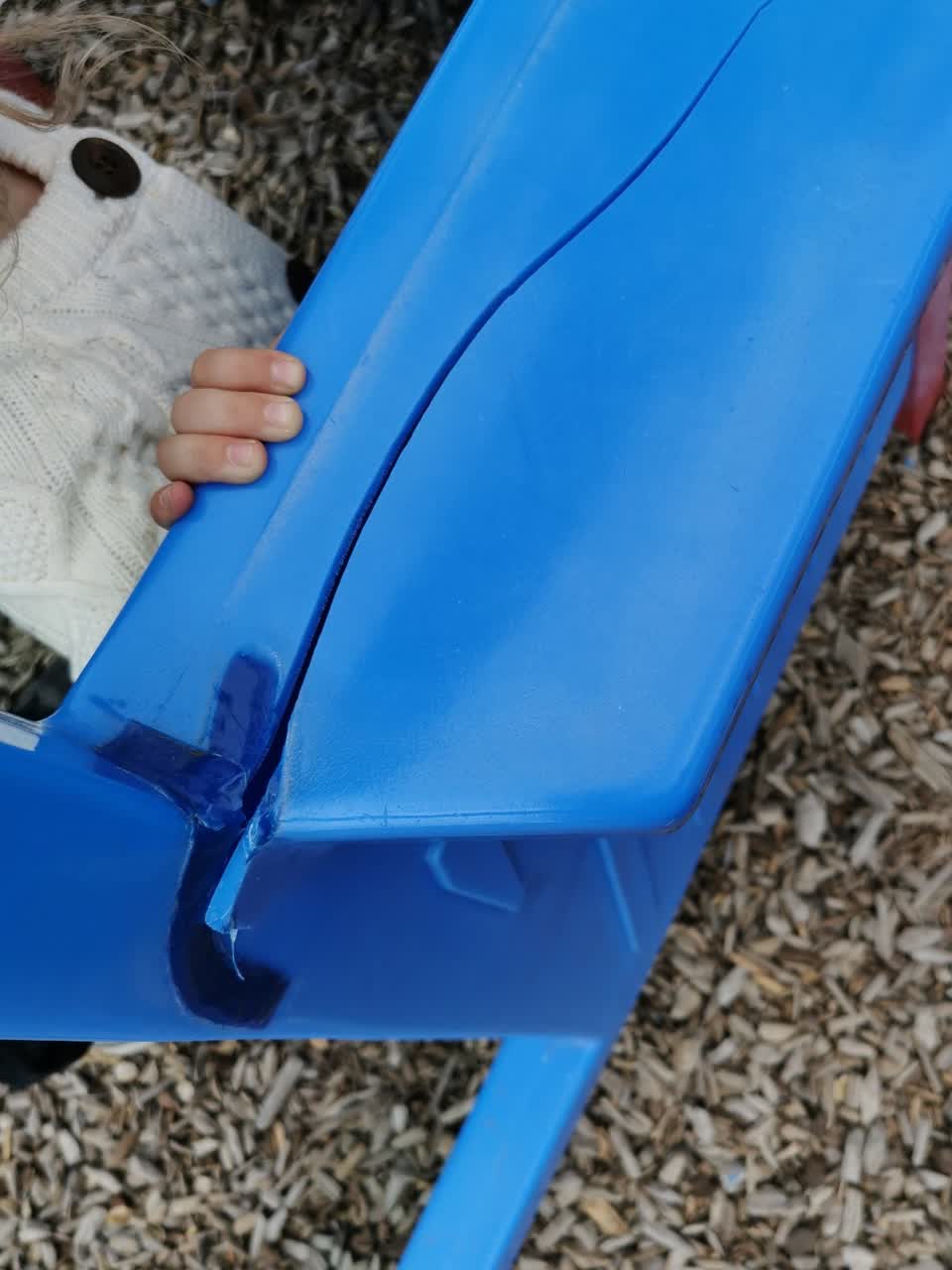 The photograph attached to this vandalism - general report