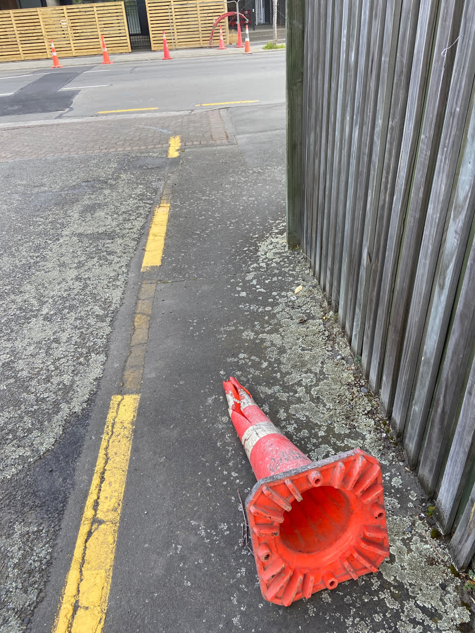 The photograph attached to this road signage report