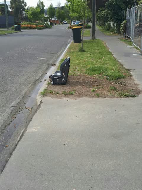 Dumped Rubbish, a report photo