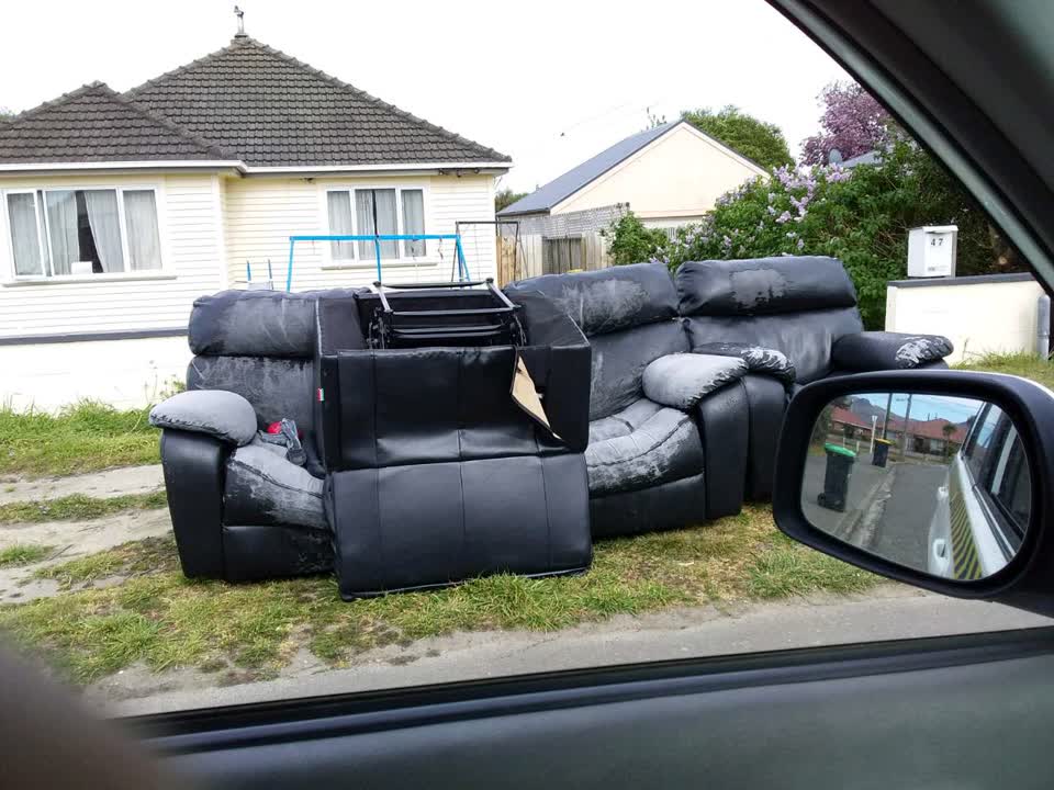 The photograph attached to this rubbish and bins - general report