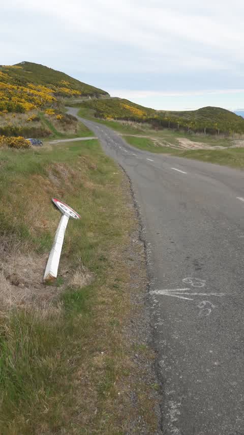 Damaged Street Sign, a report photo