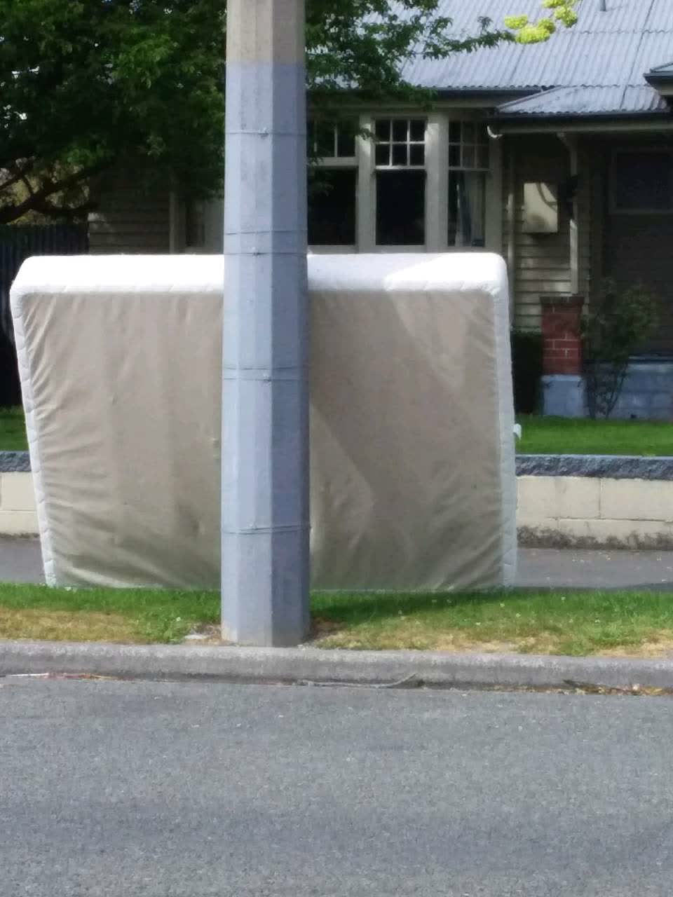 The photograph attached to this dumped rubbish report