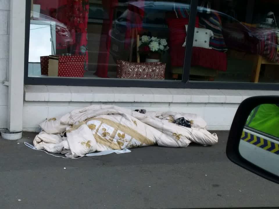 The photograph attached to this dumped rubbish report