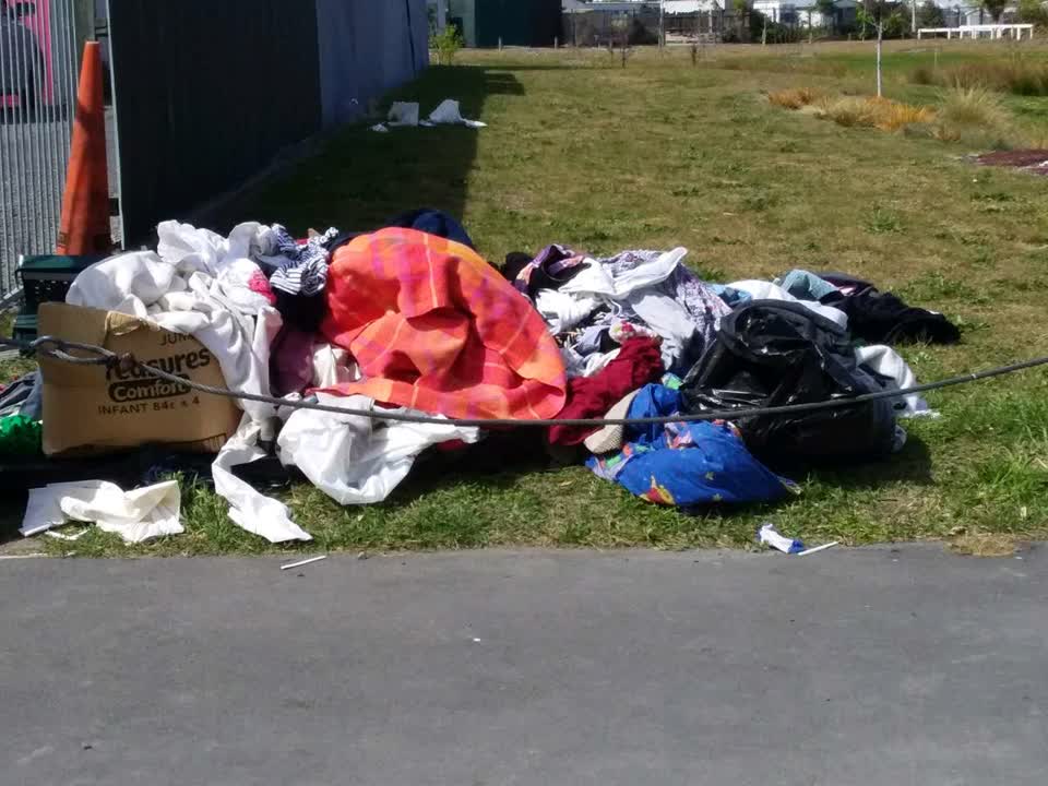 The photograph attached to this dumped rubbish report