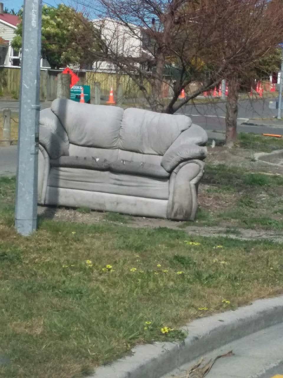 The photograph attached to this dumped rubbish report