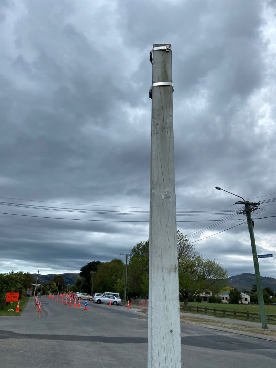The photograph attached to this road signage report