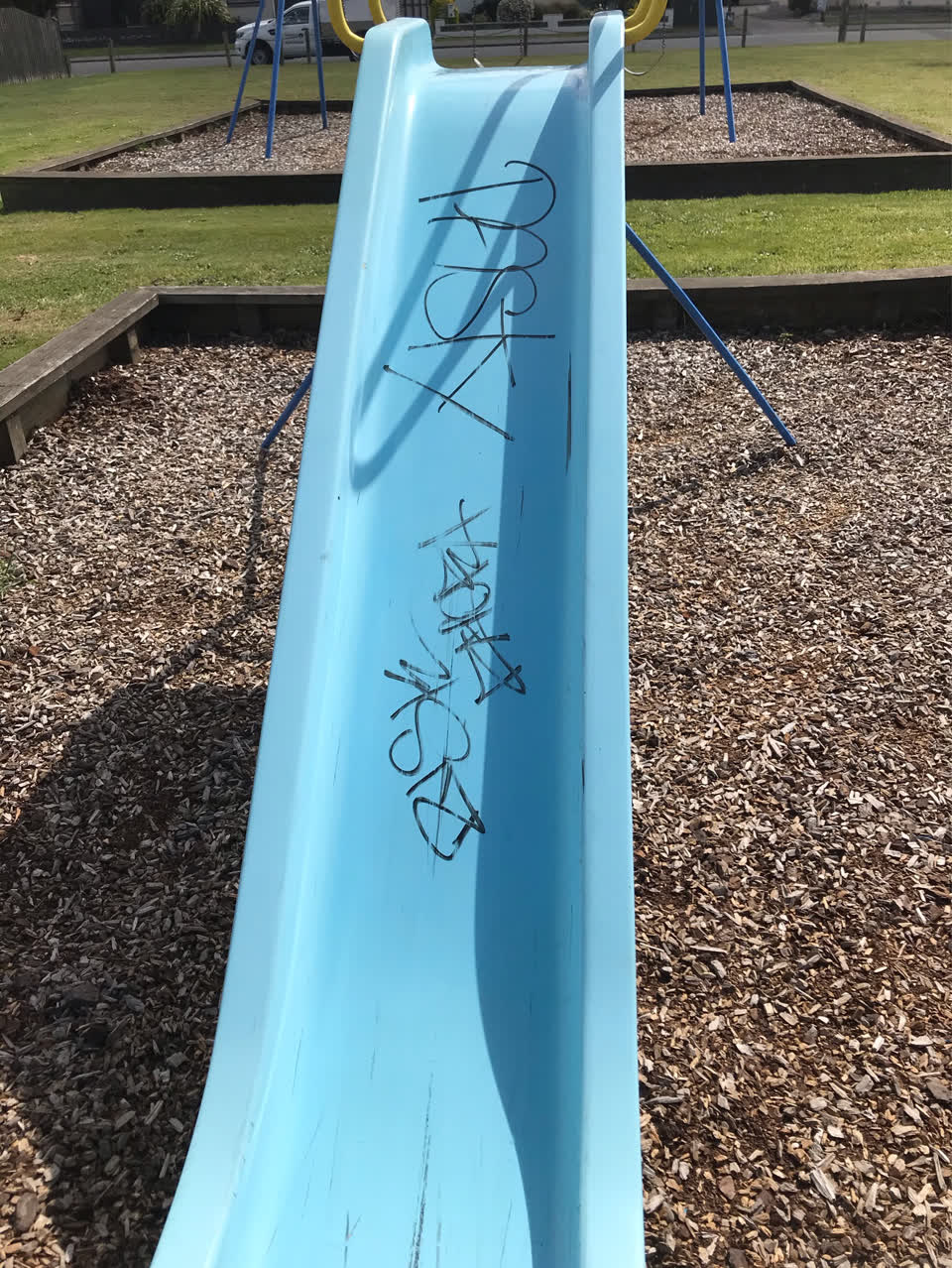 The photograph attached to this graffiti report