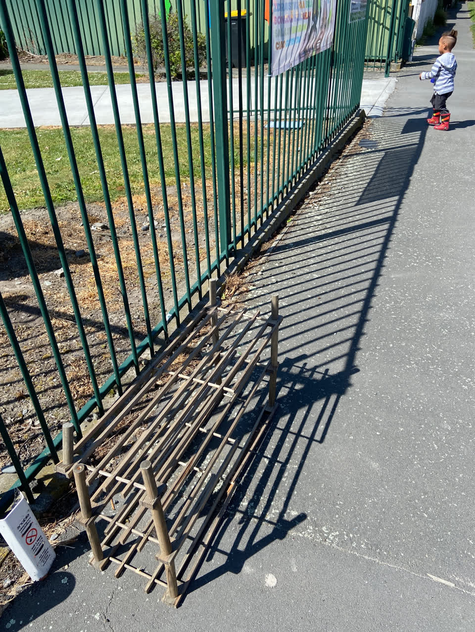 The photograph attached to this dumped rubbish report