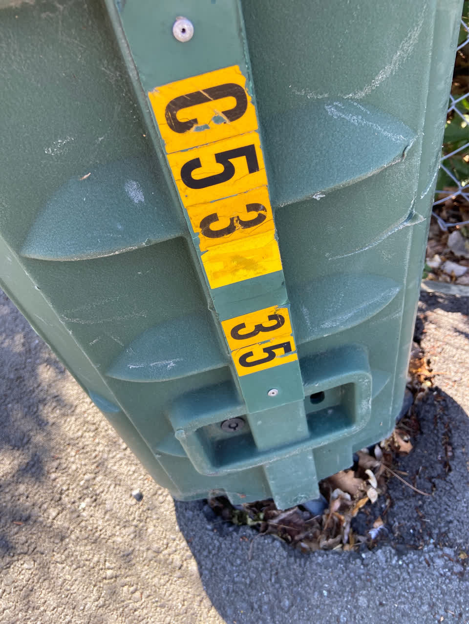 The photograph attached to this vandalism - general report