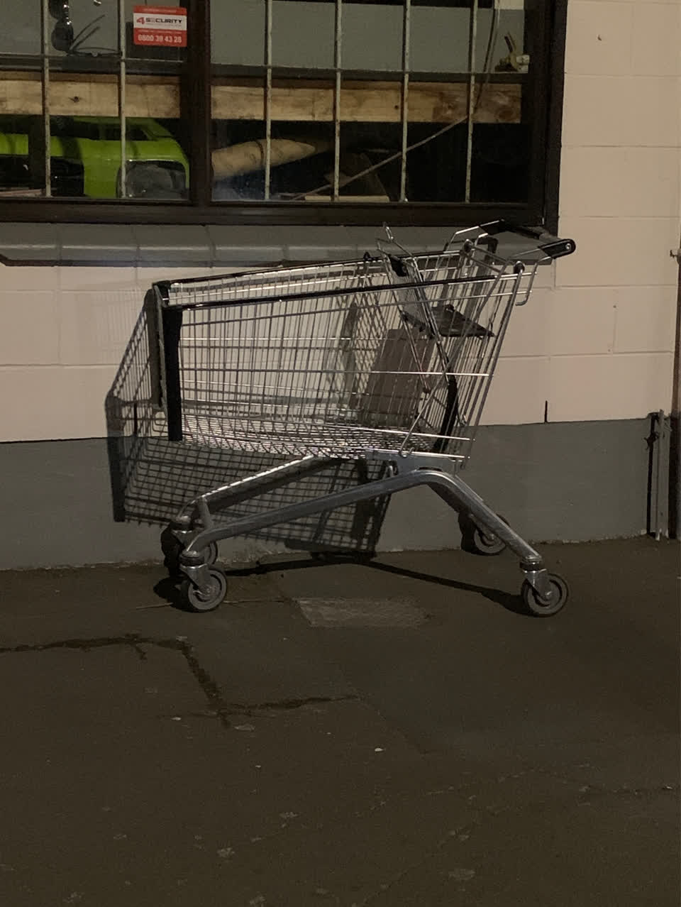 The photograph attached to this general - abandoned trolley report