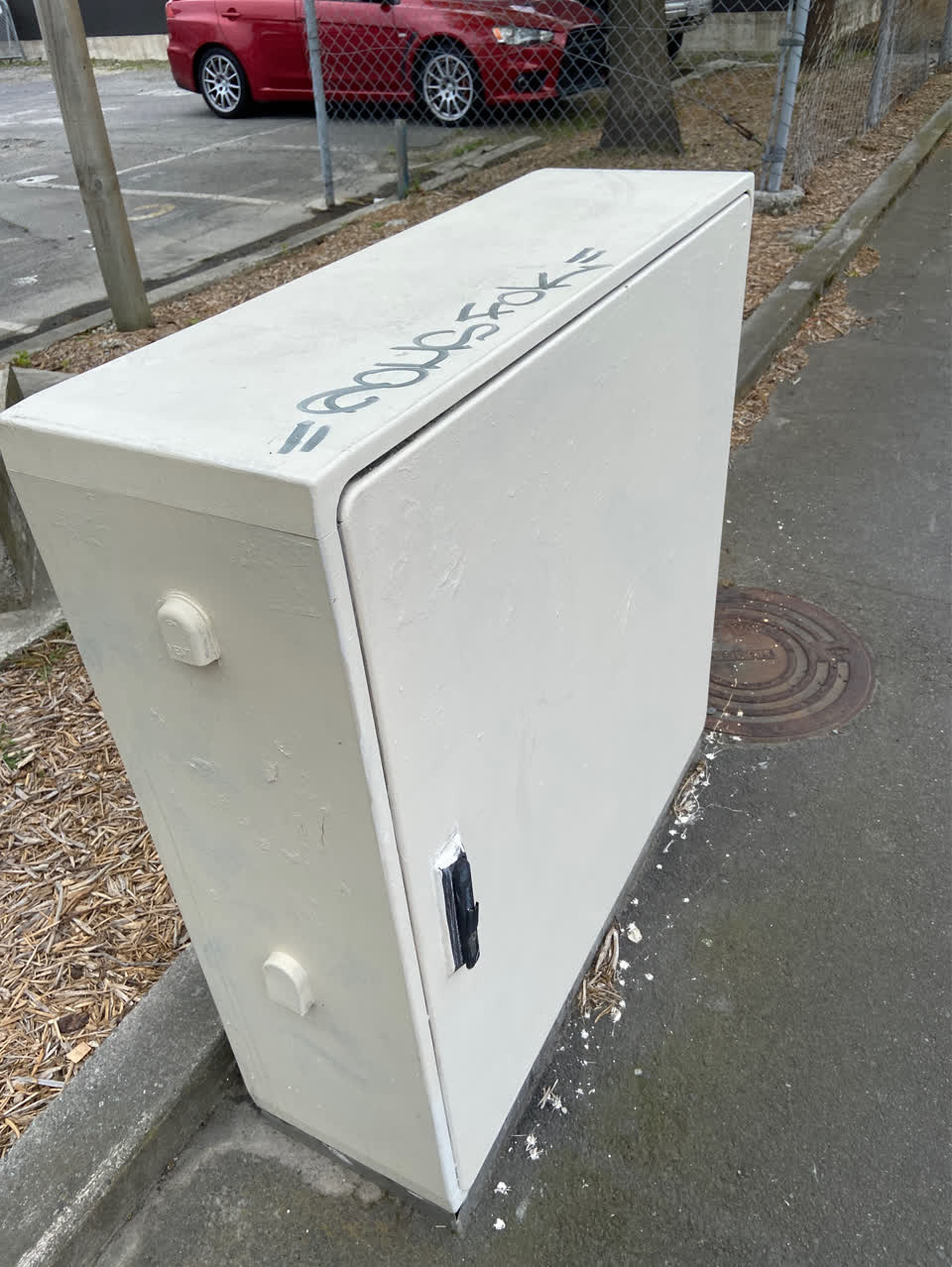 The photograph attached to this graffiti report
