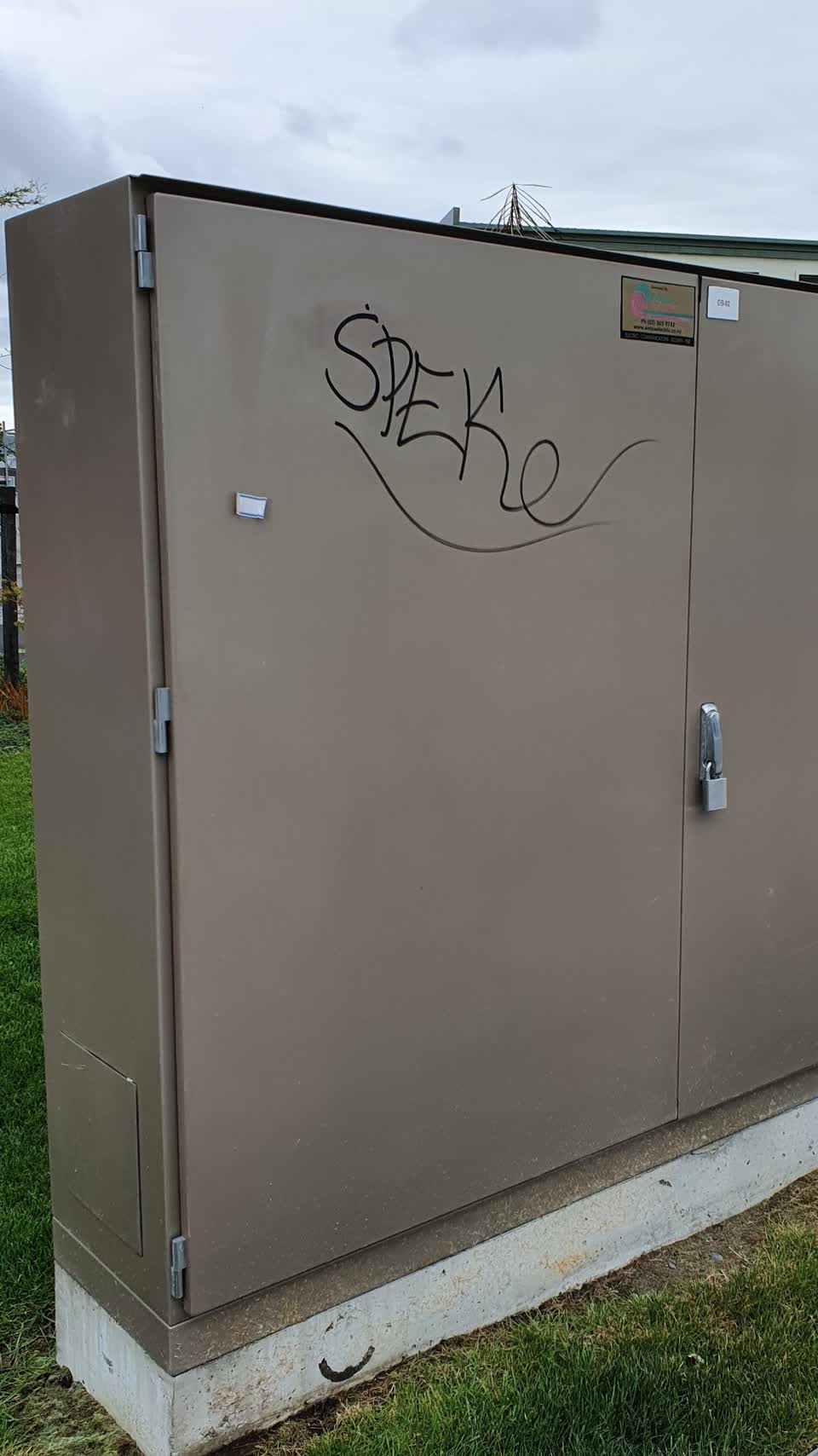 The photograph attached to this graffiti report