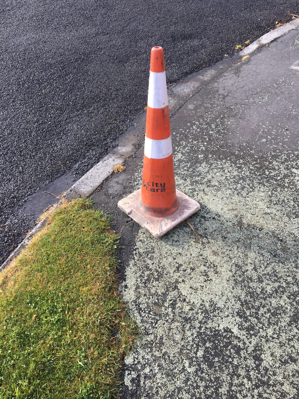 The photograph attached to this roads - general report