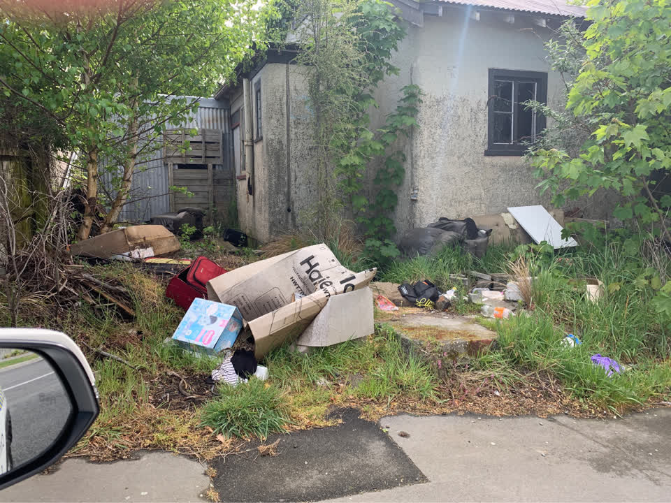 The photograph attached to this dumped rubbish report