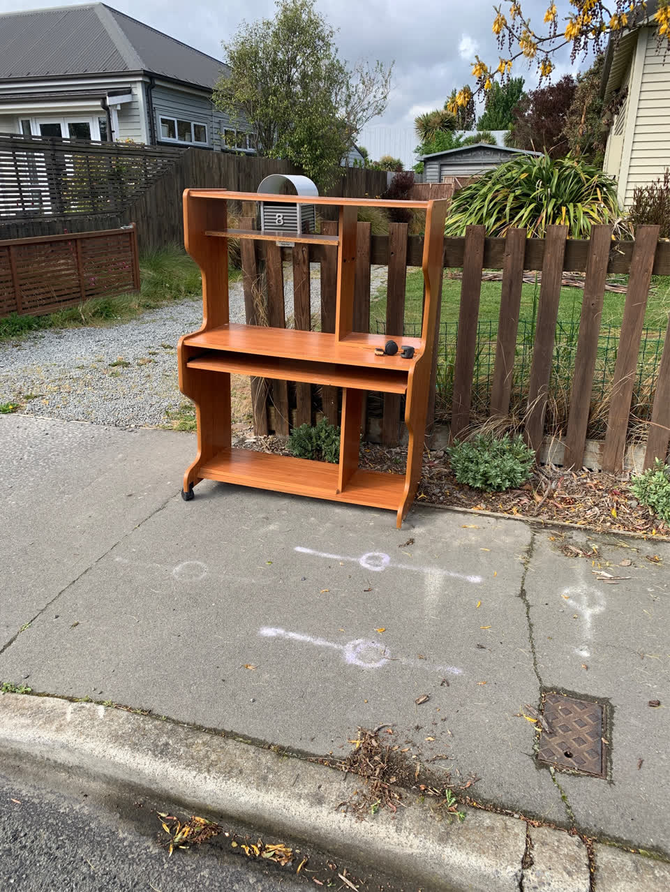The photograph attached to this dumped rubbish report